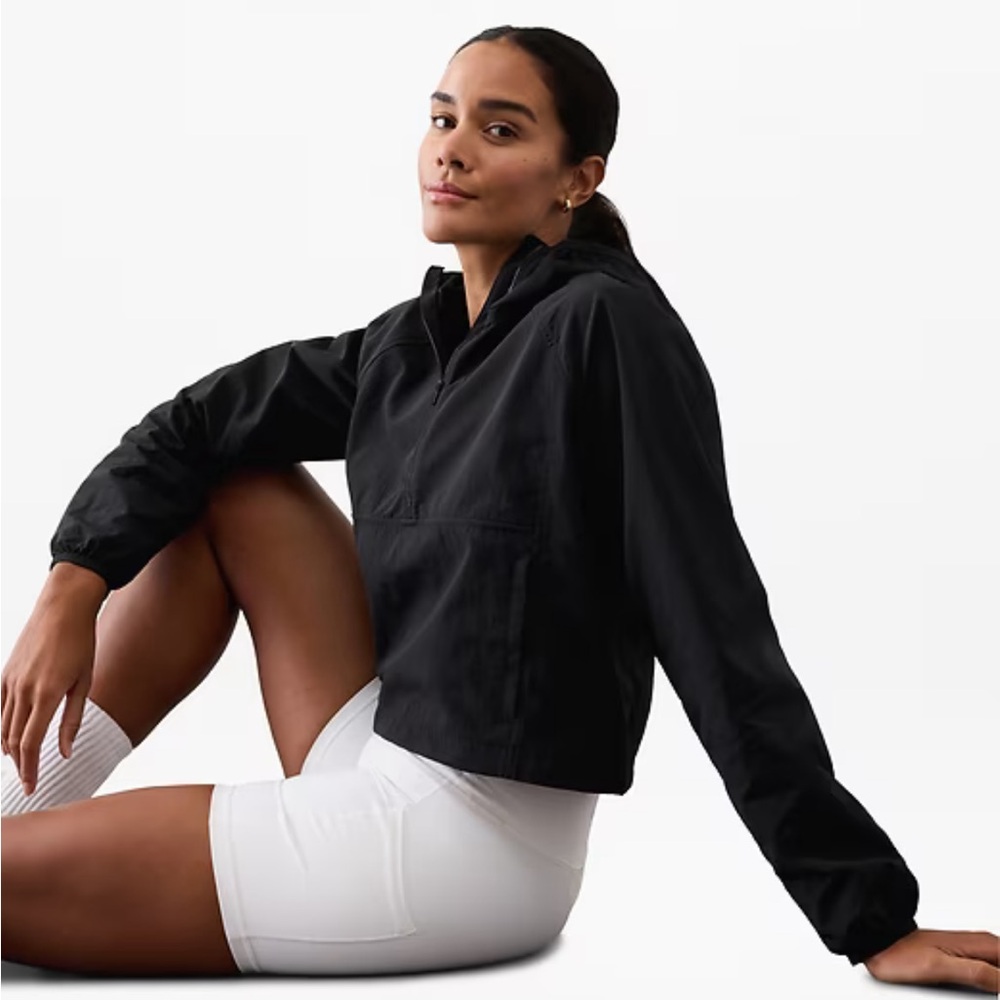 NWT - Athleta Luna Pullover Black Jacket - Size Large